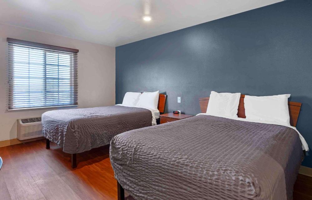 Double Room with Two Double Beds - Non-Smoking interior